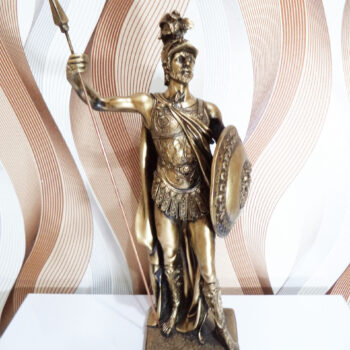 مجسمه سرباز رومی نیزه دار کوچک